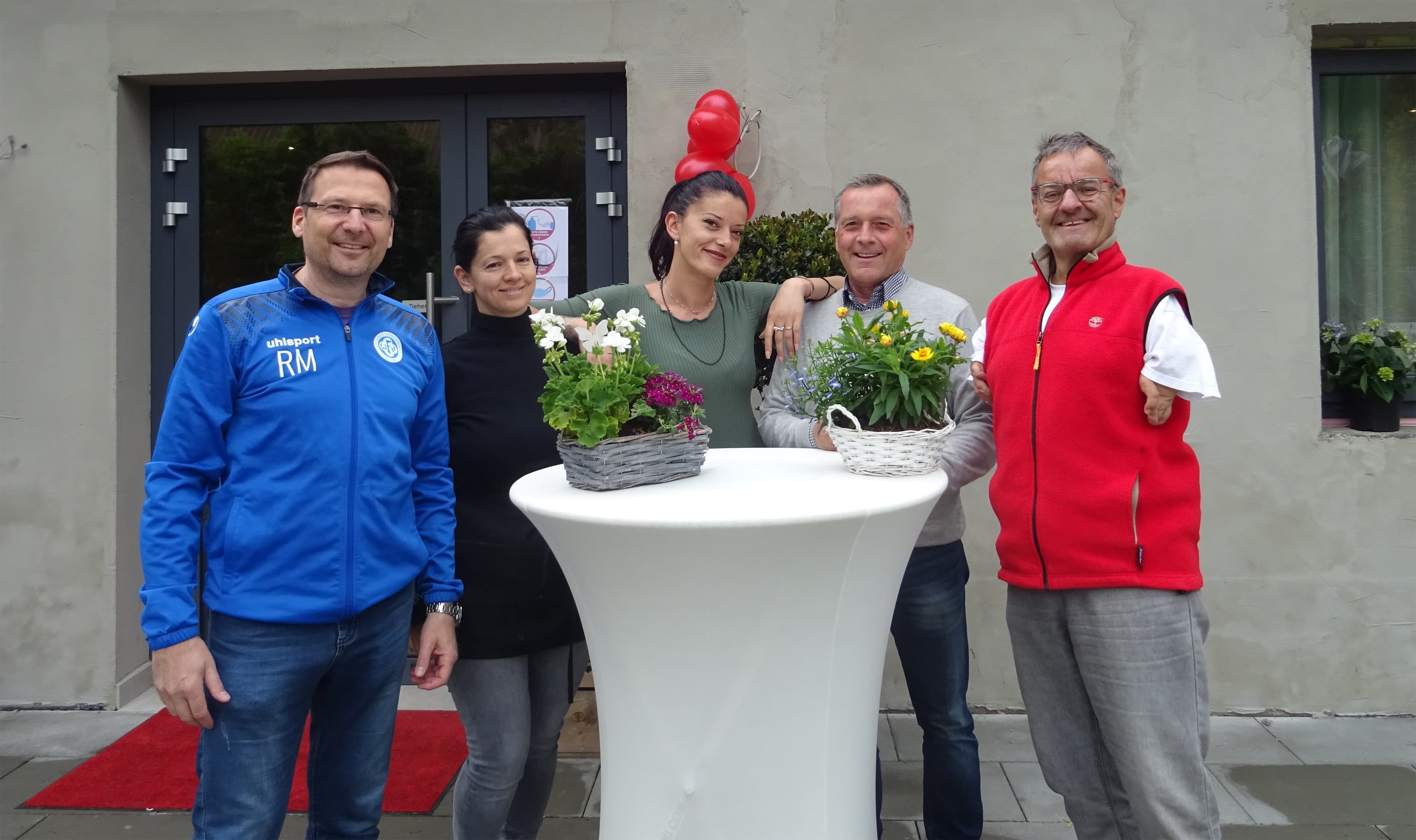 Gaststätten-Flyer & Einweihung der „L´Aquila" an der Mainaustraße