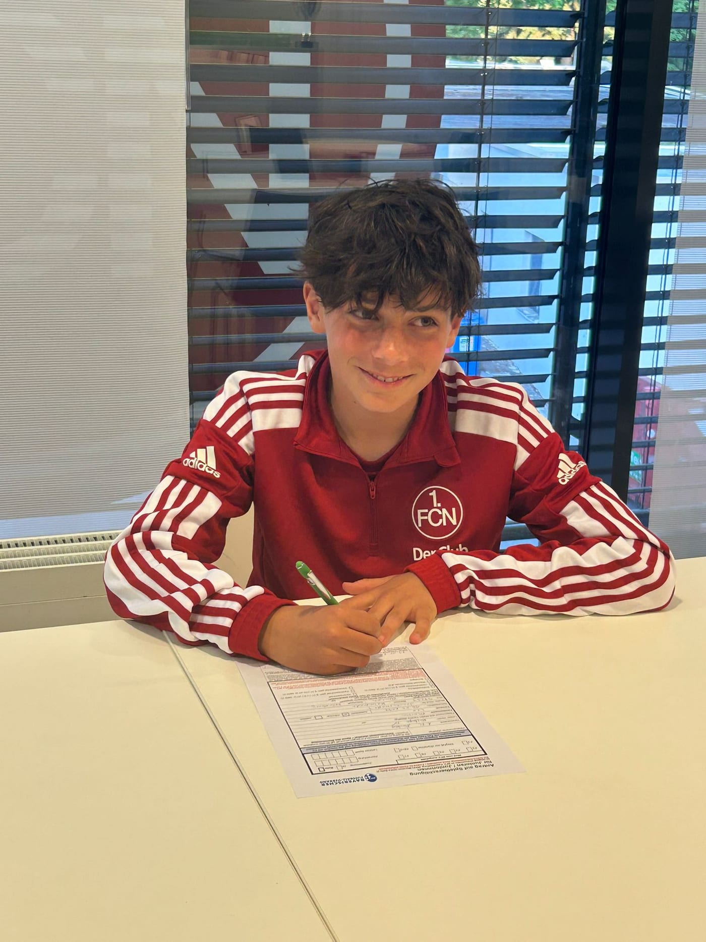 Leo Martin (U12) unterschreibt beim 1. FC Nürnberg